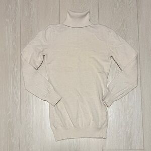 3/$10 Sisley Cream Wool Turtleneck Sweater